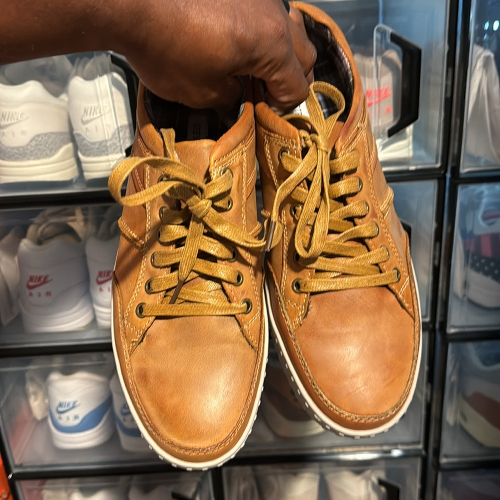 Steve Madden Casual Shoe - Picture 3 of 4